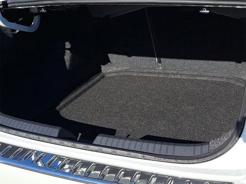 Certified 2025 Volkswagen Jetta SE w/ Sunroof Package image 12