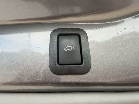 Used 2018 Toyota Highlander XLE FWD image 27