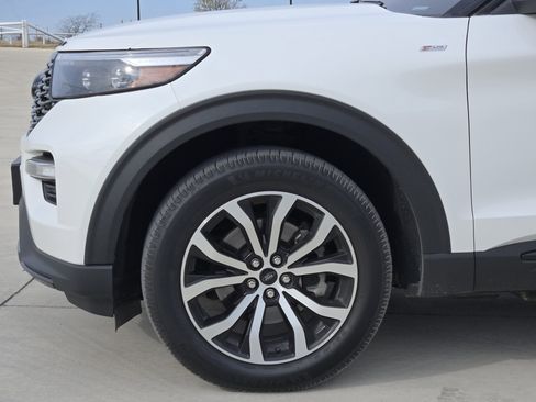 Used 2022 Ford Explorer ST-Line image 9