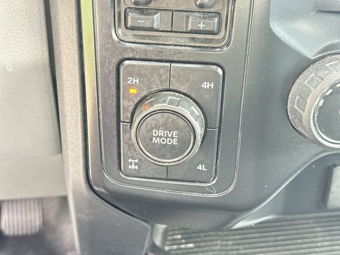 Used 2025 Ford F250 XLT w/ Black Appearance Package AWD/4WD image 25