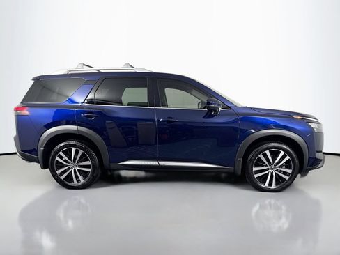 Used 2025 Nissan Pathfinder Platinum AWD/4WD image 4