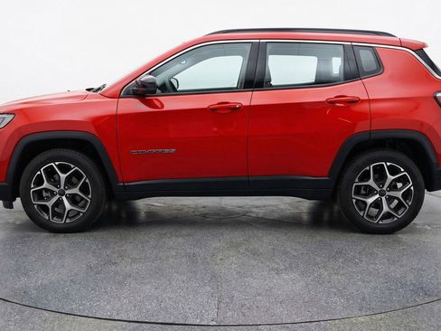 Used 2025 Jeep Compass Limited image 5