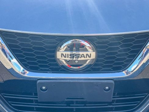 Used 2022 Nissan Versa SV w/ Trunk Package image 12