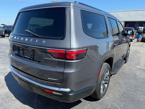 Used 2022 Jeep Wagoneer Series III RWD image 3