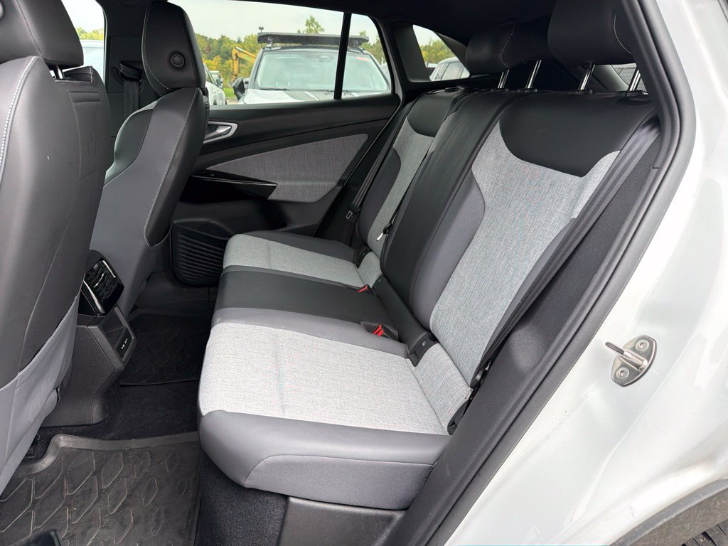 Used 2023 Volkswagen ID.4 Pro RWD image 9