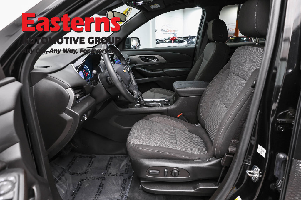 Used 2023 Chevrolet Traverse LT FWD image 15