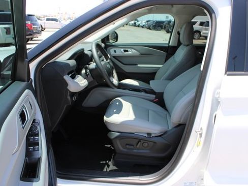 New 2026 Ford Explorer Active w/ Active Comfort Package RWD image 7