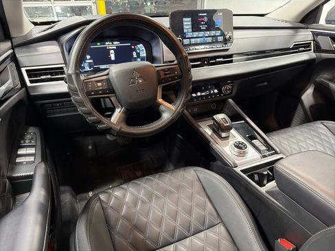 Used 2024 Mitsubishi Outlander SEL image 10