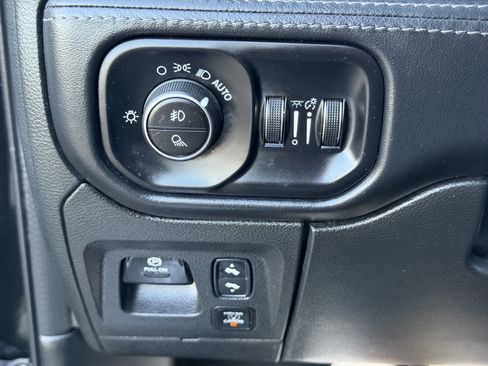 Used 2022 RAM 1500 Limited RWD image 16