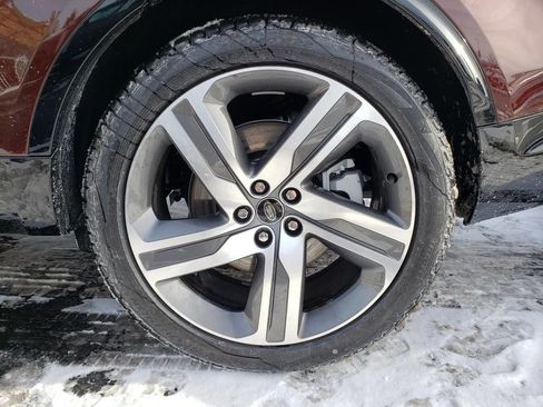 New 2026 Land Rover Discovery Limited Edition image 27