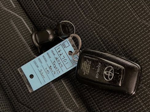 Used 2024 Toyota RAV4 SE image 36