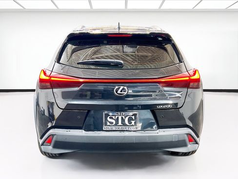 Used 2022 Lexus UX 200 image 5
