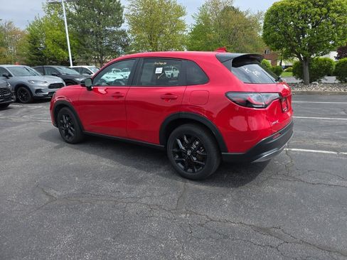 Certified 2025 Honda HR-V Sport image 5