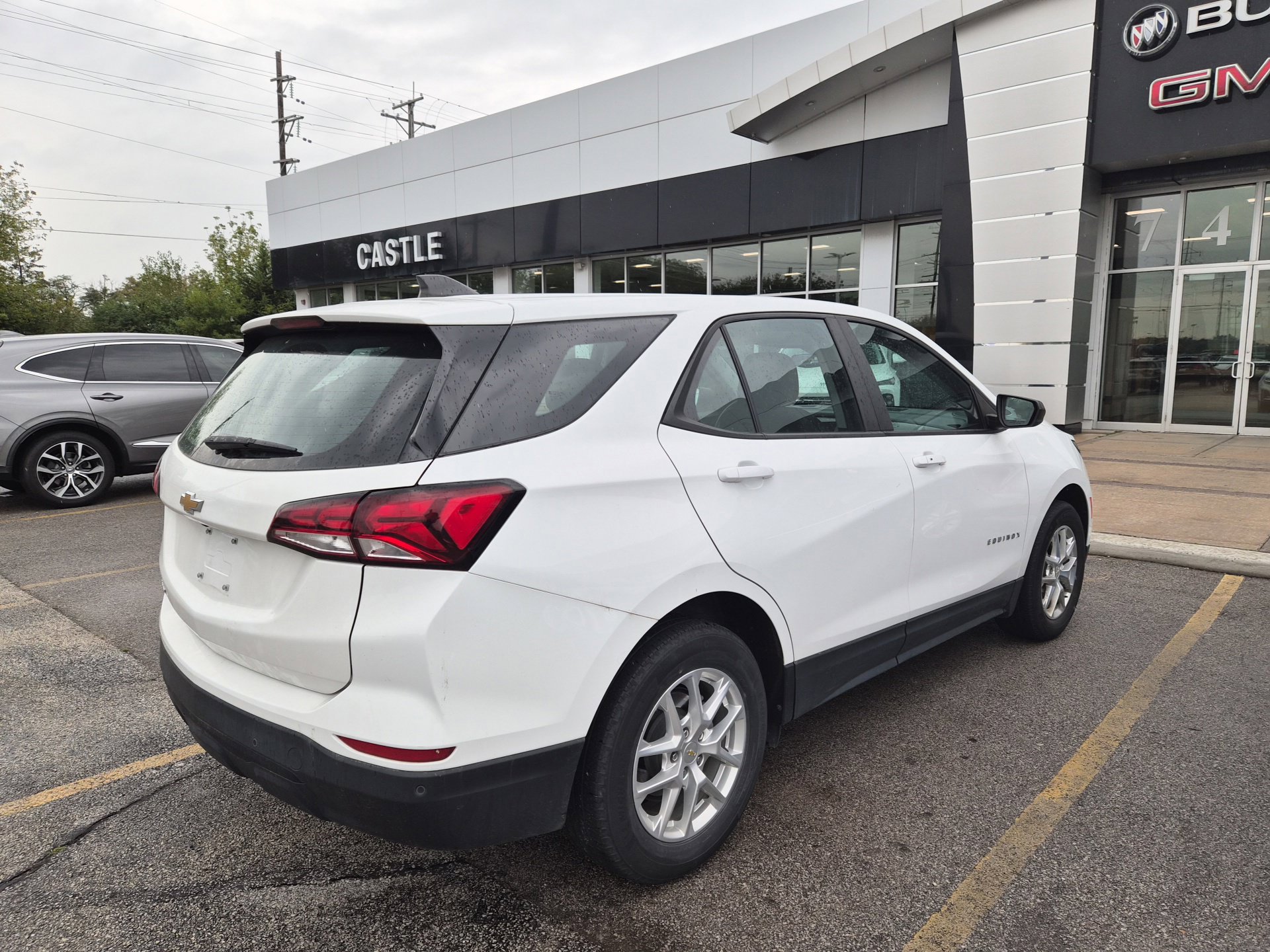 Used 2022 Chevrolet Equinox LS FWD image 9