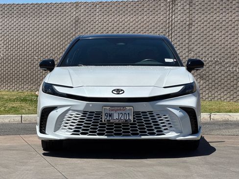 Used 2025 Toyota Camry XSE FWD image 9