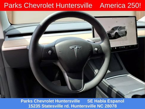 Used 2024 Tesla Model Y Long Range AWD/4WD image 3