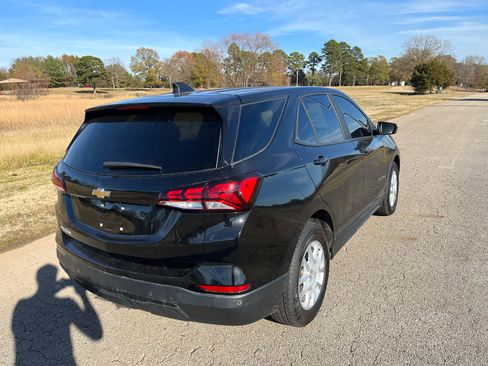 Used 2022 Chevrolet Equinox LS w/ LS Convenience Package image 8