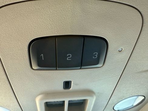 Used 2016 Cadillac XTS Luxury image 22