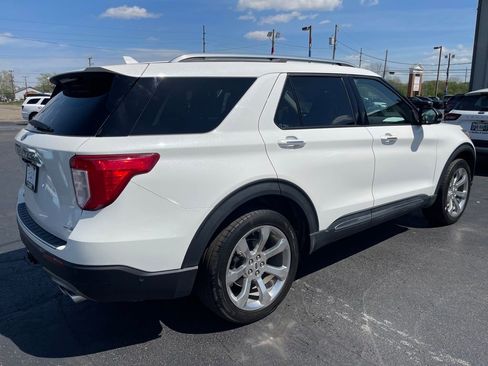 Used 2020 Ford Explorer Platinum w/ Premium Technology Package image 3