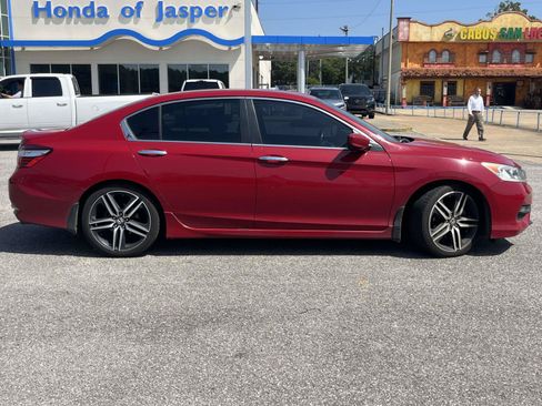 Used 2016 Honda Accord Sport image 2