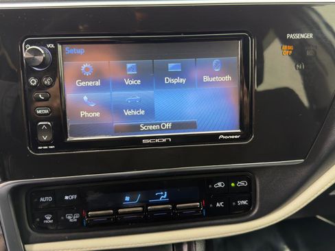 Used 2016 Scion iM 5dr HB Man (Natl) image 27