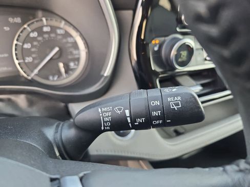 Used 2021 Toyota Highlander XLE image 26