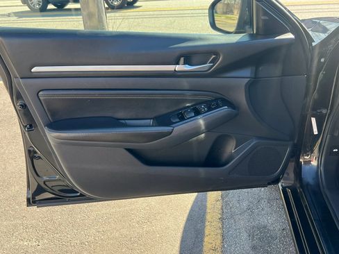 Used 2021 Nissan Altima 2.5 SV FWD image 11