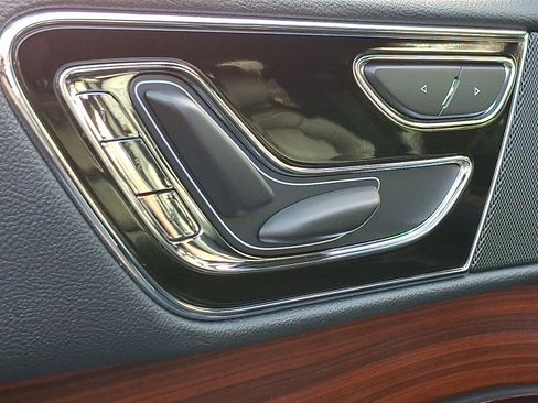 Used 2024 Lincoln Navigator L 4WD image 26