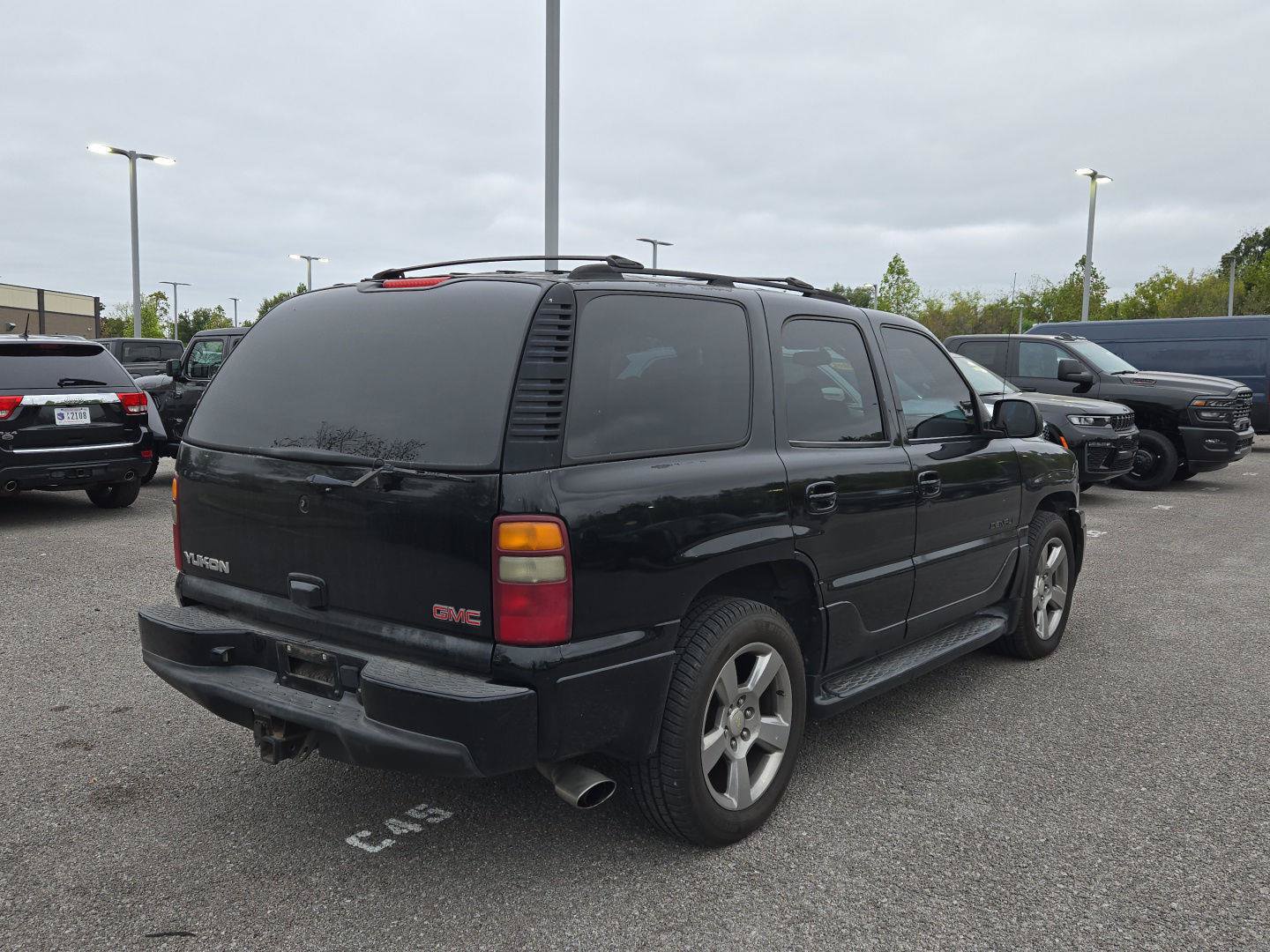 Used 2002 GMC Yukon Denali AWD/4WD image 7