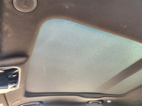 Used 2025 Land Rover Range Rover Velar Dynamic SE image 24