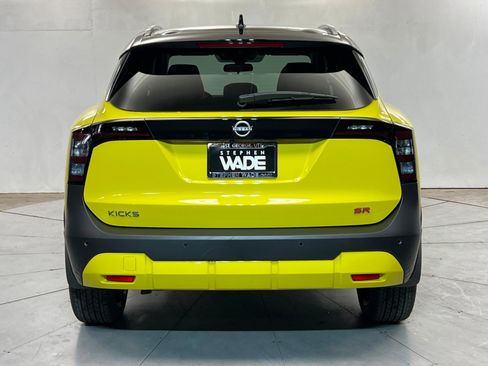 New 2026 Nissan Kicks SR image 4