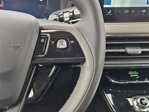 New 2026 Lincoln Corsair Premiere image 27