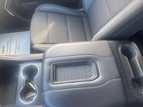 Used 2024 GMC Yukon SLE AWD/4WD image 25