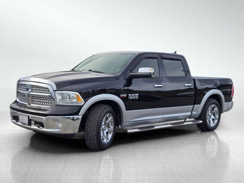Used 2014 RAM 1500 Laramie w/ Convenience Group image 8