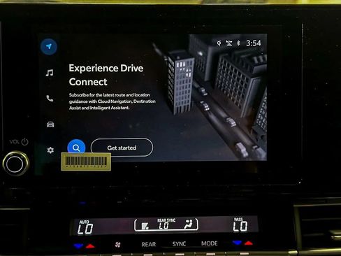 Used 2026 Toyota Sienna LE FWD image 35