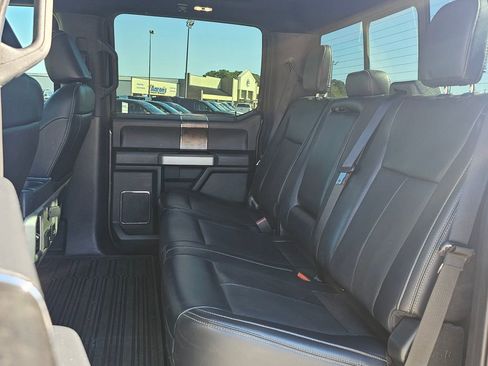 Used 2022 Ford F350 Lariat w/ Black Appearance Package image 5