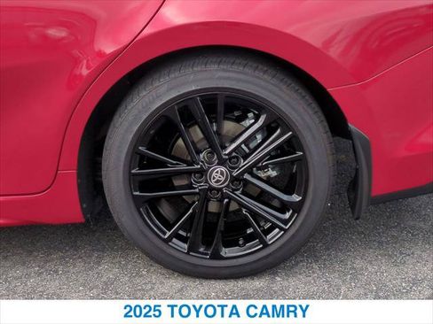 Used 2025 Toyota Camry SE w/ Convenience Package FWD image 11