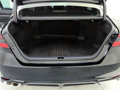 Used 2022 Toyota Camry SE image 18