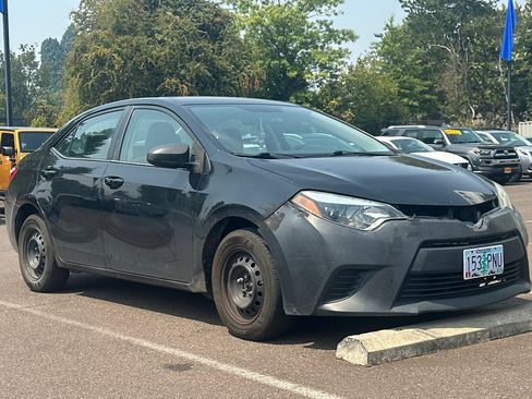 Used 2015 Toyota Corolla L FWD image 2