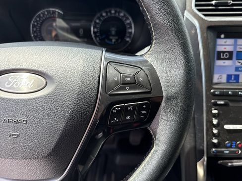 Used 2019 Ford Explorer Platinum AWD/4WD image 15