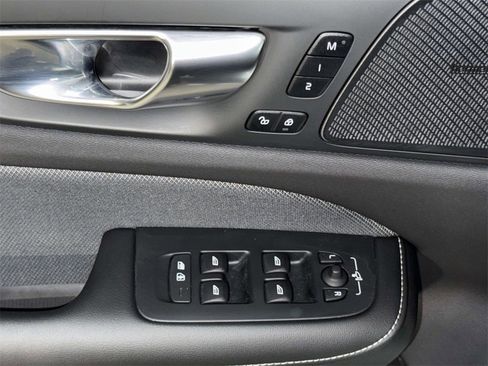 Used 2022 Volvo S60 T8 R-Design w/ Advanced Package image 20