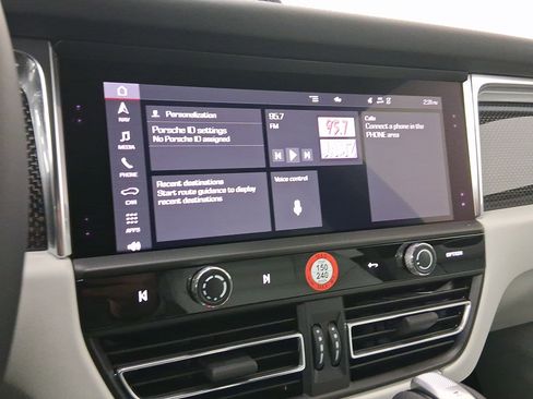 New 2026 Porsche Macan image 23