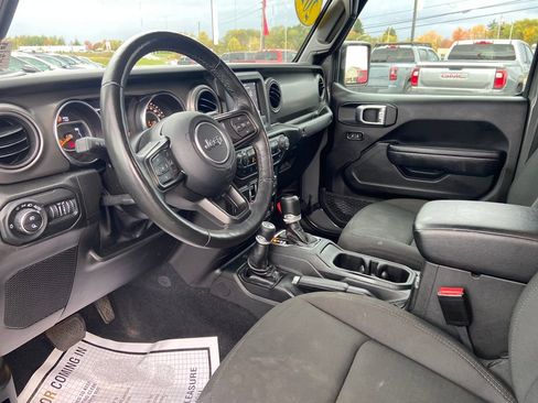 Used 2022 Jeep Gladiator Willys image 14