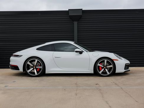 Certified 2022 Porsche 911 Carrera 4S image 8
