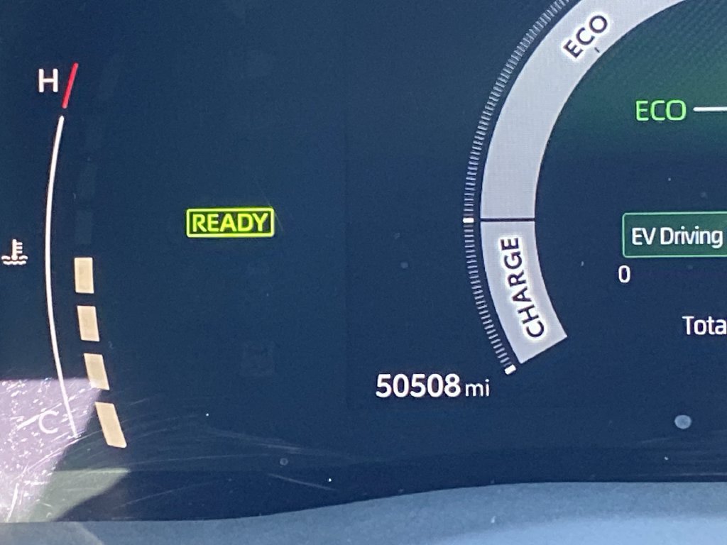 Used 2025 Toyota Camry LE FWD image 8
