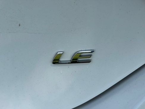 Used 2017 Toyota Corolla LE FWD image 28