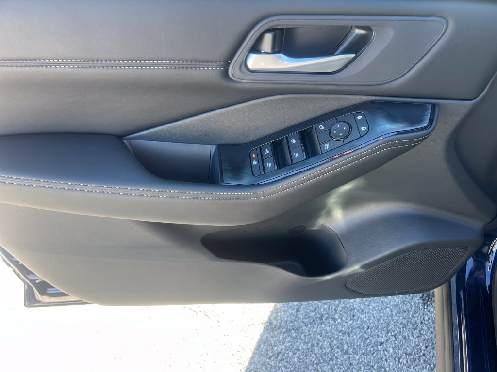 Certified 2026 Nissan Rogue SV w/ SV Premium Package AWD/4WD image 12