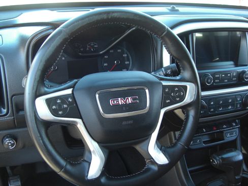 Used 2018 GMC Canyon SLT w/ Driver Alert Package image 11