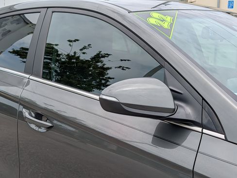 Used 2022 Hyundai Ioniq SE FWD image 10