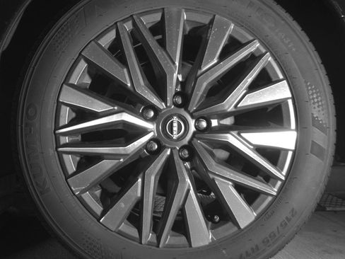 Used 2025 Nissan Altima 2.5 SV image 13